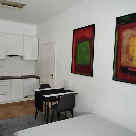 شقة Trubarjeva Street With Self Check-in